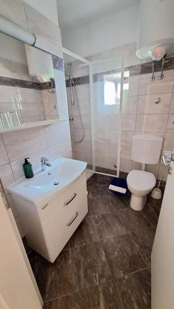 Apartment Igor 2 With Terrace And Sea View Baska  0*, Baska (Krk)